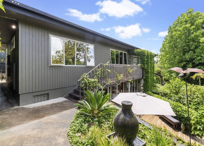  at 16 Colmar Road, Mellons Bay, Auckland
