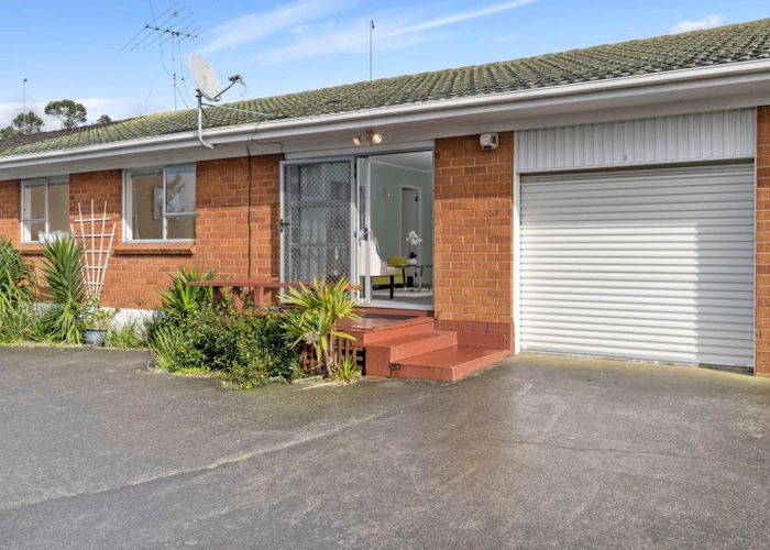  at 2/93 Panama Road, Mount Wellington, Auckland