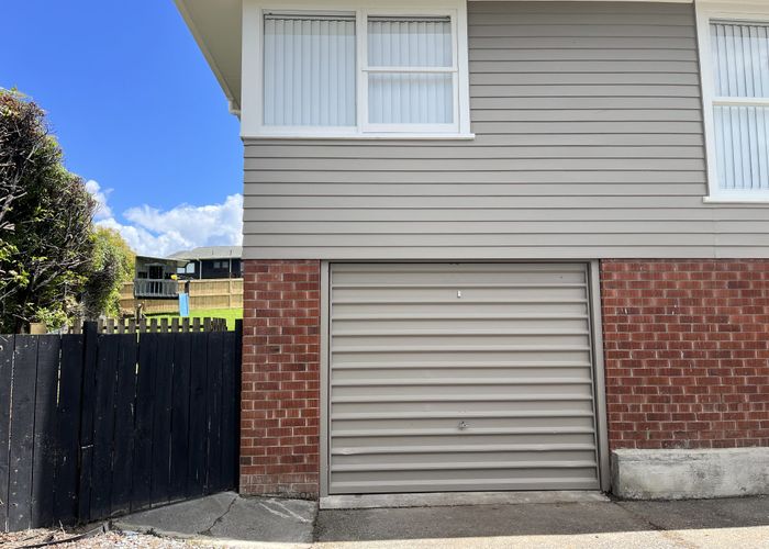  at 79 La Rosa Street, Green Bay, Waitakere City, Auckland