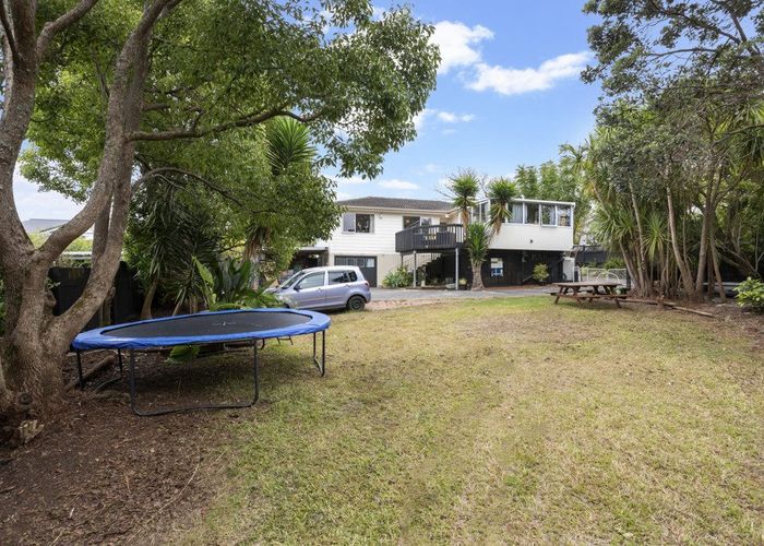  at 18 George Herring Place, Glen Eden, Auckland