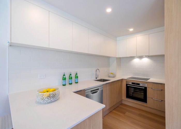  at 5/11 Rengarenga Rise, Fairview Heights, North Shore City, Auckland