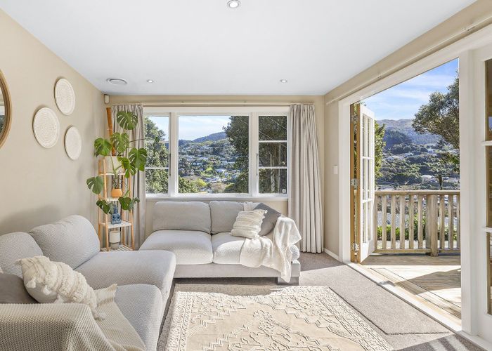  at 10 Handyside Street, Tawa, Wellington