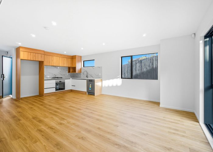  at 11/6 Woodhouse Place, West Harbour, Waitakere City, Auckland