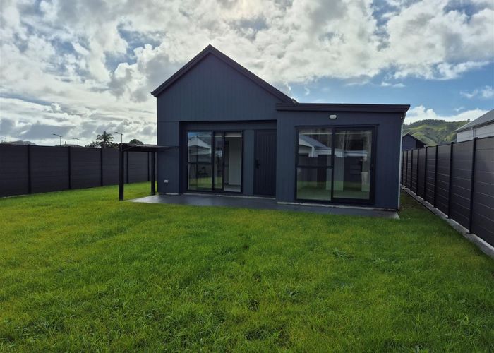  at 33 Ferndale Drive, Kawakawa Bay, Manukau City, Auckland