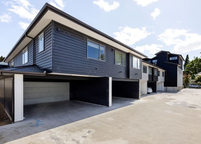  at 8/14 Hammond Street, Hamilton Central, Hamilton