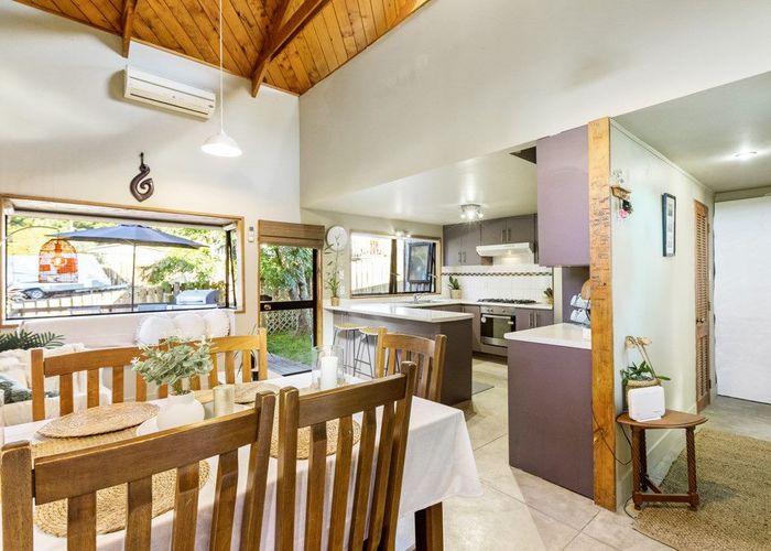  at 88 Everglade Drive, Totara Heights, Auckland