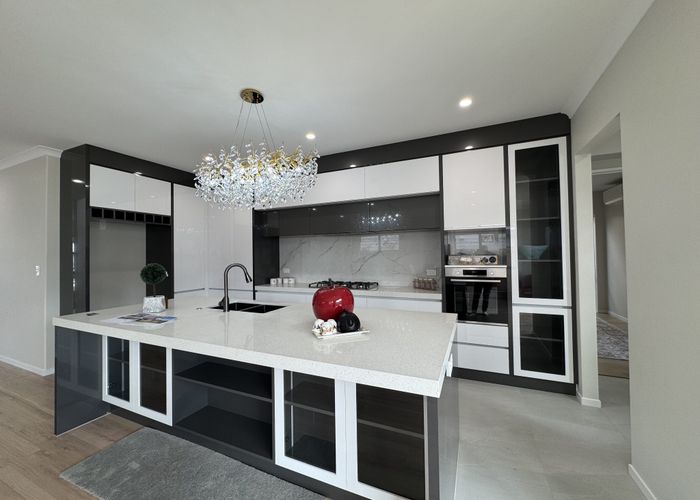  at 10 Knockanara Road, Flat Bush, Manukau City, Auckland