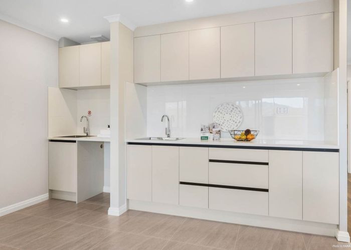  at 7 Kerekin Drive, Oteha, Auckland