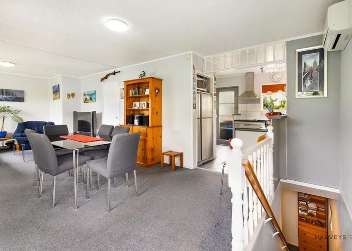 Free property data for 15 Lancelot Place, Glenfield, Auckland homes.co.nz