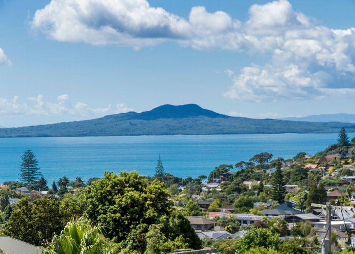  at 29 Jellicoe Road, Murrays Bay, Auckland