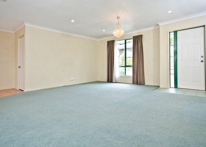  at 5 Rosebay Rise, Henderson, Auckland