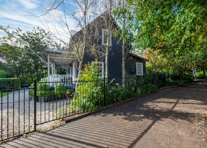  at 6 School Road, Riverhead, Riverhead