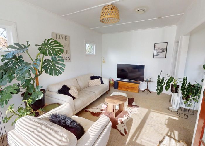  at 11 Roberts Avenue, Aramoho, Whanganui, Manawatu / Whanganui