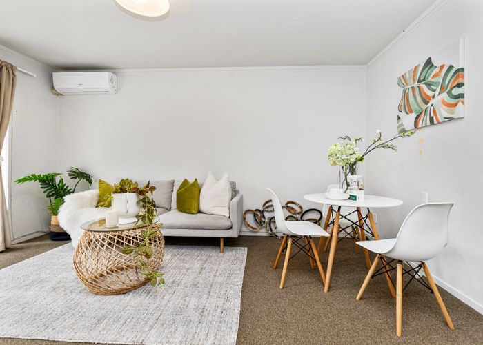  at 2/20 Henley Road, Mount Eden, Auckland