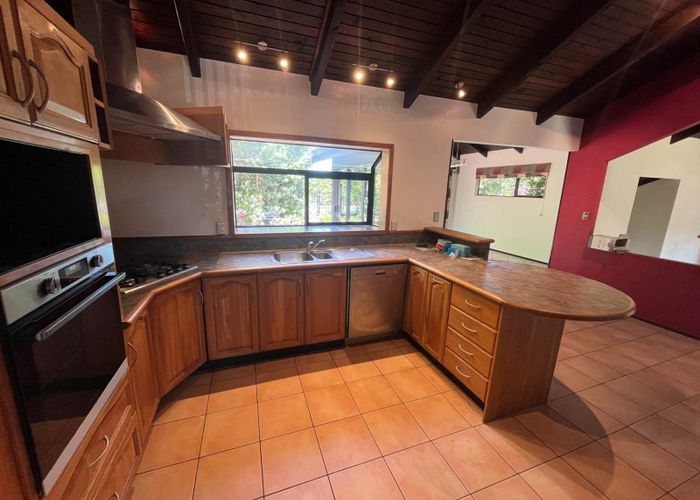  at 2 Waipuia Place, Greenhithe, Auckland