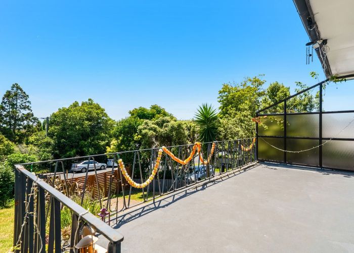  at 11 Eastglen Road, Glen Eden, Waitakere City, Auckland