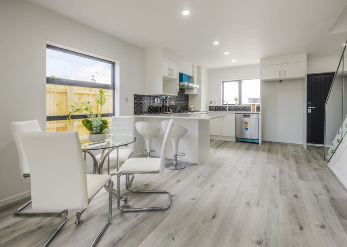  at 10A Thompson Street, Mangere East, Auckland