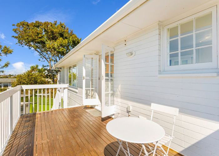  at 24 Salem Place, Torbay, Auckland