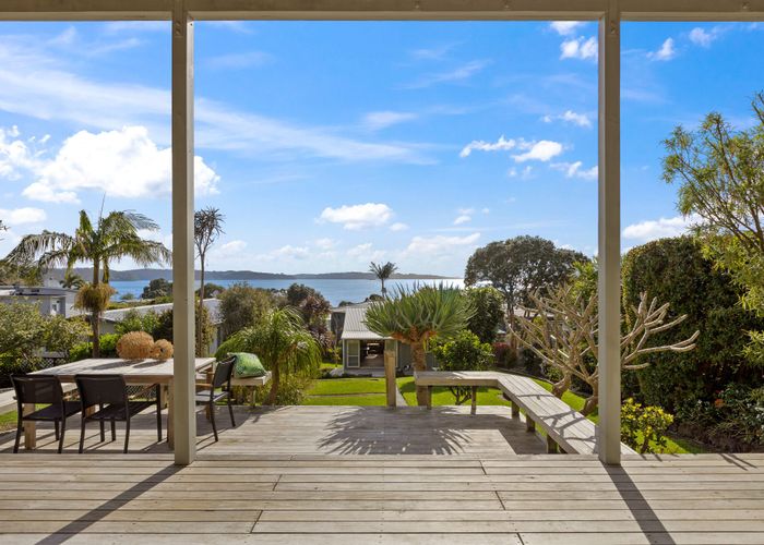  at 4 Piccadilly Circus, Snells Beach, Snells Beach