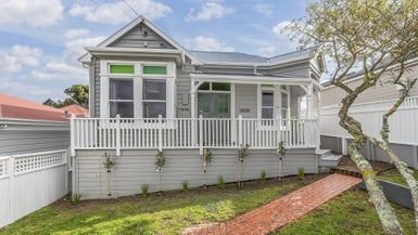  at 84 Overtoun Terrace, Hataitai, Wellington