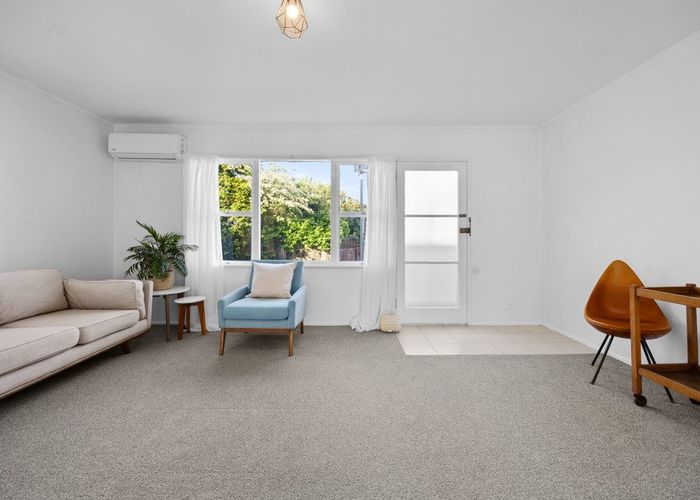  at 2/40a Hamlin Road, Mount Wellington, Auckland City, Auckland