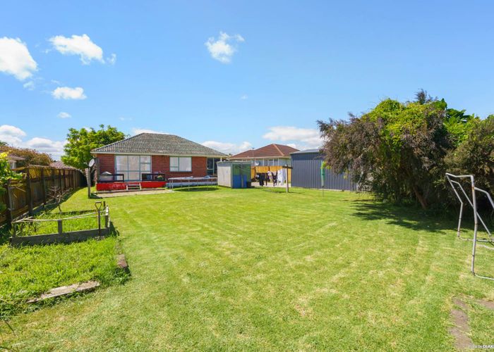  at 18 Mariner Street, Mangere, Auckland