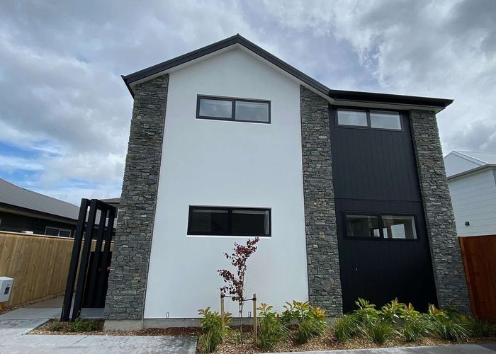  at 4/27 Waiwhetu Road, Waiwhetu, Lower Hutt
