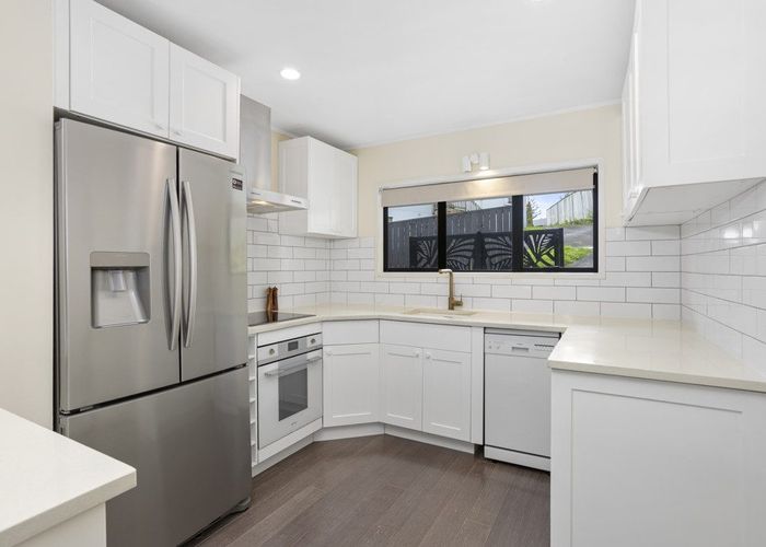  at 2/25 Flaxdale Street, Birkdale, North Shore City, Auckland