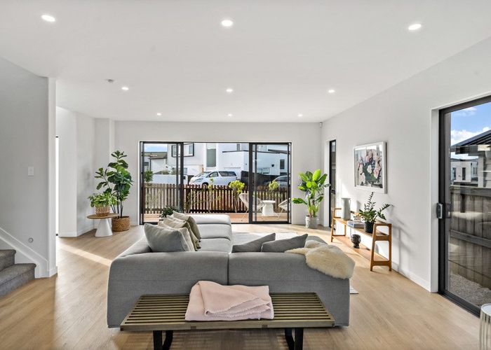  at 21 La Bella Road, Hobsonville, Waitakere City, Auckland