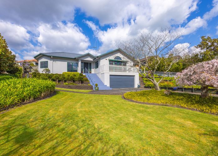  at 271 Grandview Road, Western Heights, Hamilton