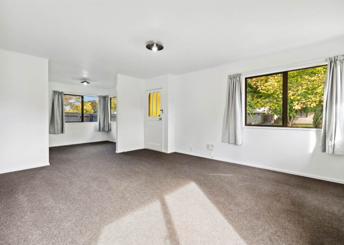  at 1/6 Kindergarten Drive, Conifer Grove, Papakura, Auckland
