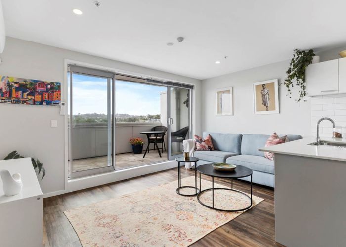  at 404/25 Bute Road, Browns Bay, Auckland