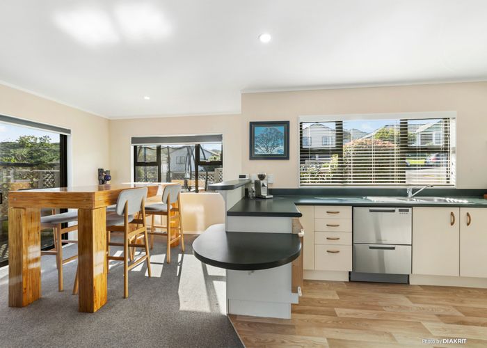  at 15 Murchison Street, Island Bay, Wellington