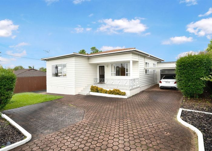  at 81 Lynwood Road, New Lynn, Auckland