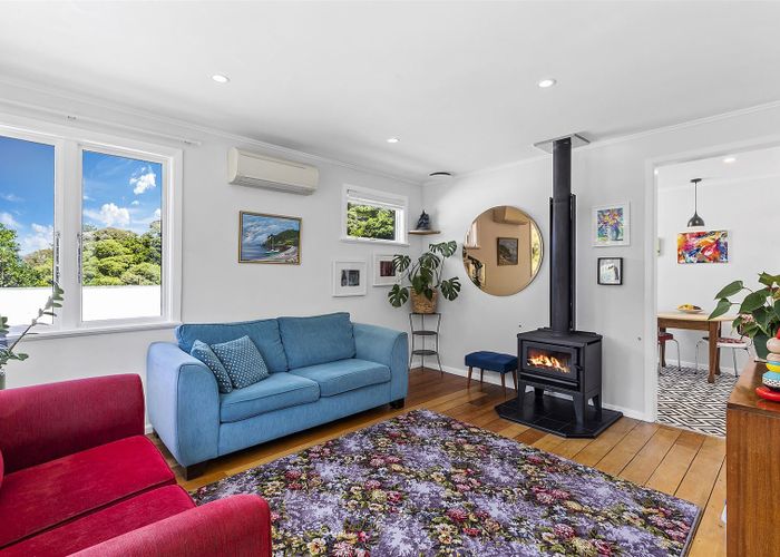  at 65 Airlie Road, Plimmerton, Porirua