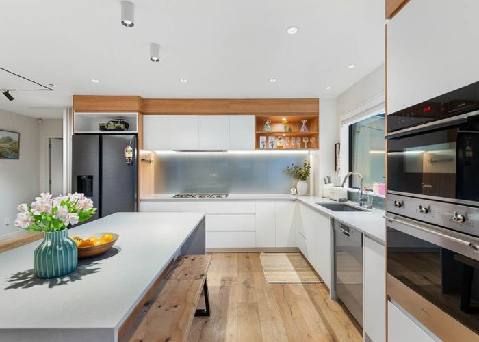  at 680B Beach Road, Browns Bay, North Shore City, Auckland