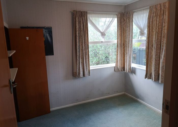  at 16 Madison Place, Forrest Hill, Auckland