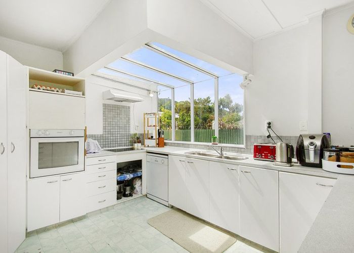  at 39 Hine Road, Wainuiomata, Lower Hutt, Wellington