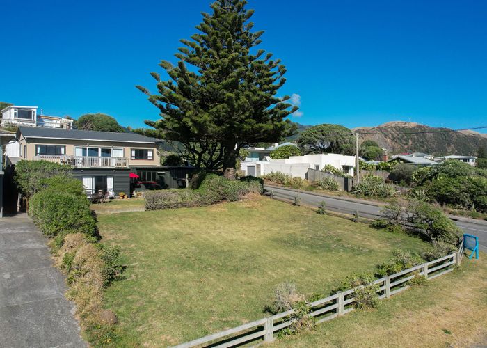  at 136 The Parade, Paekakariki