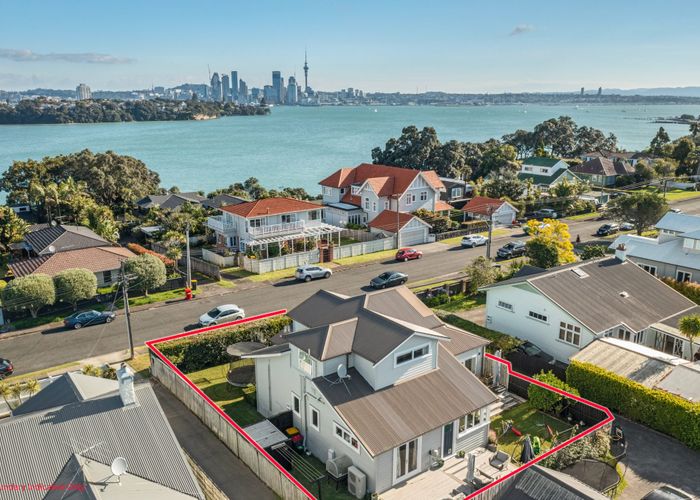  at 1/54 Norwood Road, Bayswater, Auckland