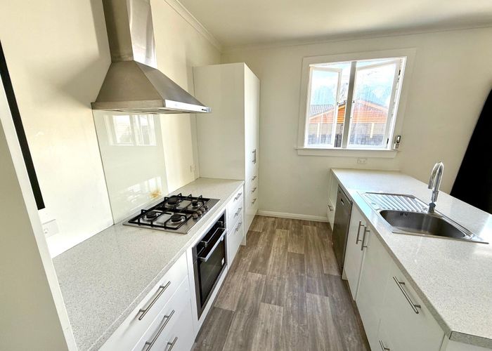 at 100 Randwick Road, Moera, Lower Hutt, Wellington