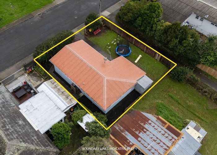  at 2/76 McAnnalley Street, Manurewa East, Manukau City, Auckland