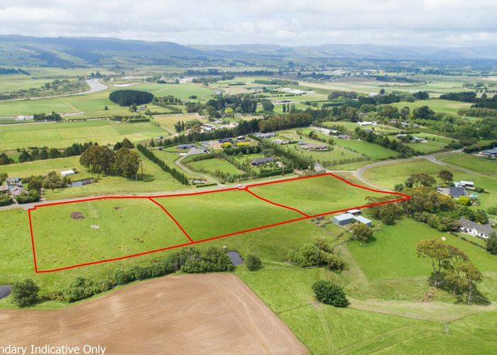  at 211 Hendersons Line, Kelvin Grove, Palmerston North