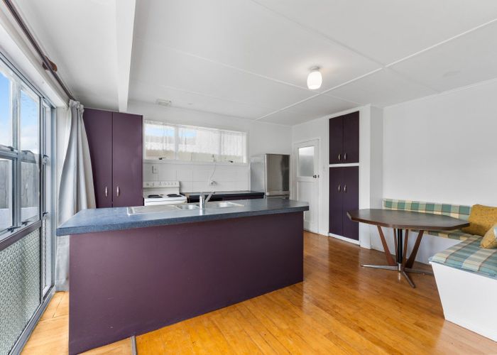  at 2 Stoke Place, Awapuni, Palmerston North