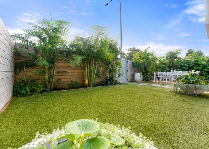  at 26 Margaret Place, Milford, North Shore City, Auckland