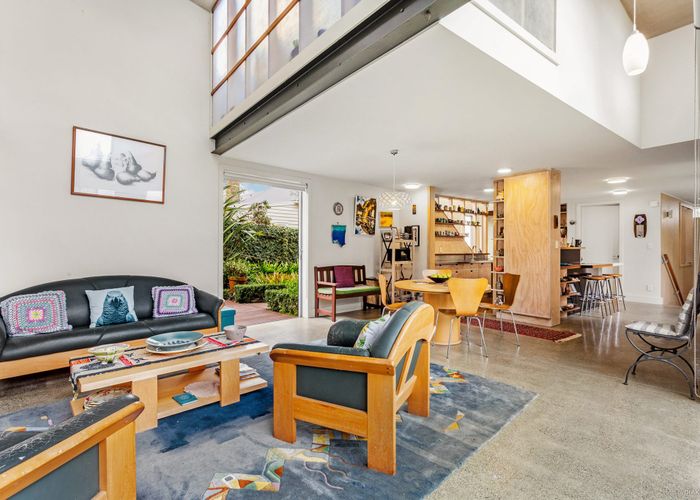  at 194C Queen Street, Northcote Point, Auckland