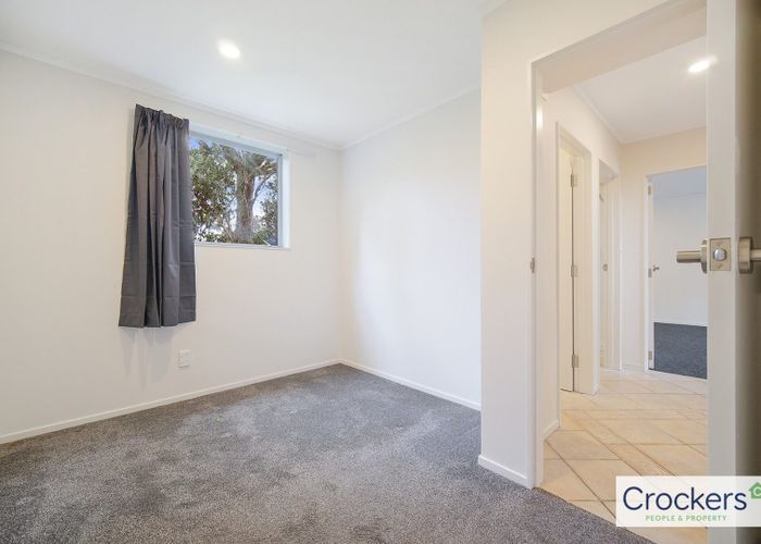  at 2/75 Atkinson Road, Titirangi, Auckland