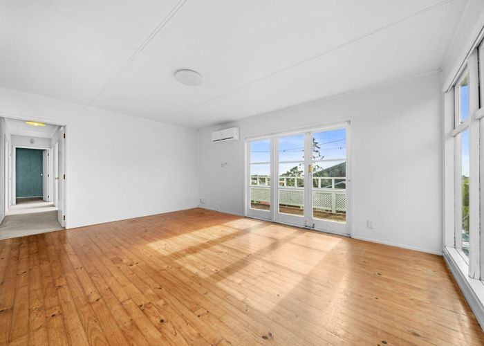  at 1/543 East Coast Road, Browns Bay, North Shore City, Auckland