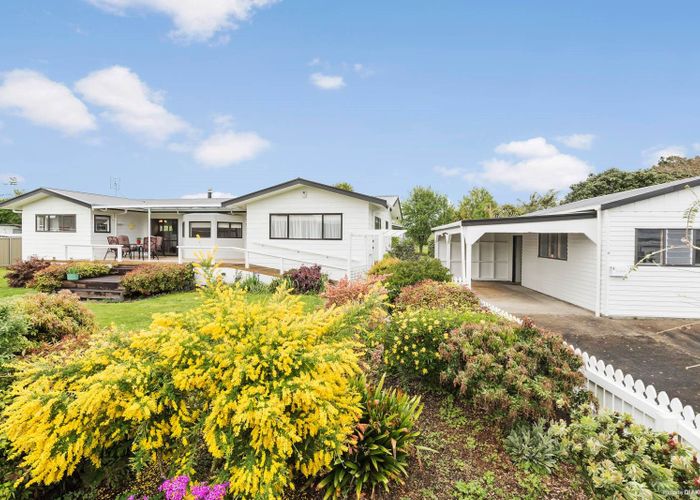  at 1 George Crescent, Buckland, Pukekohe