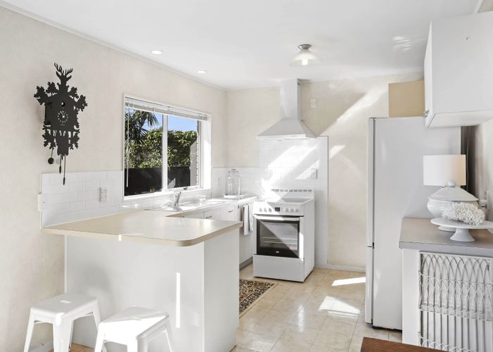  at 6a Somerton Rise, Henderson, Waitakere City, Auckland